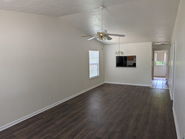 Living/Dining - 2423 Chateau Ln
