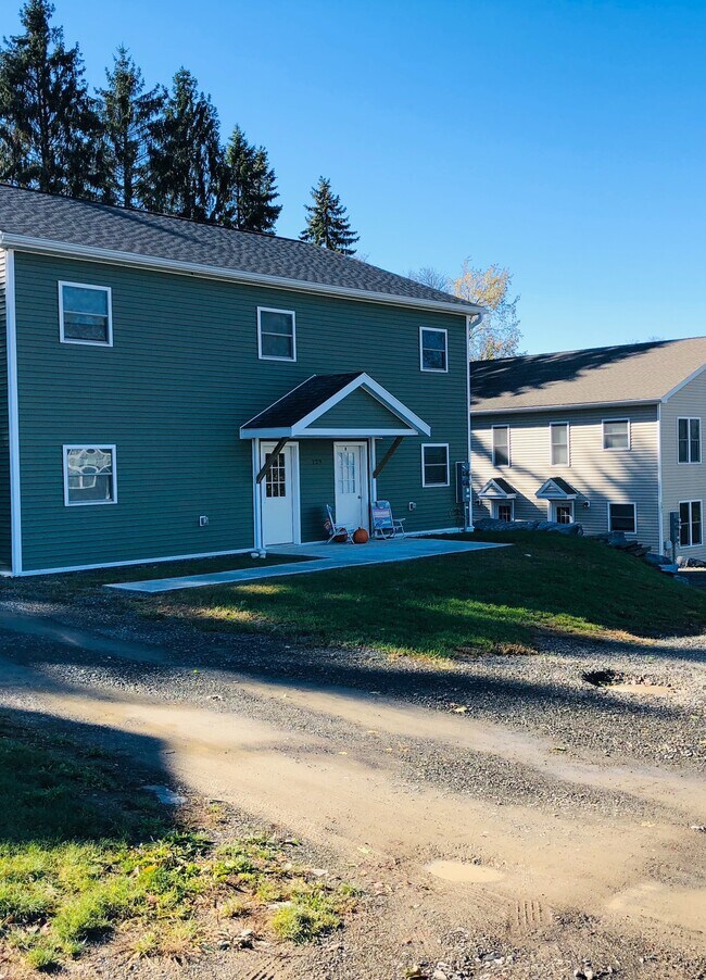 Building Photo - 129 Birdseye View Dr