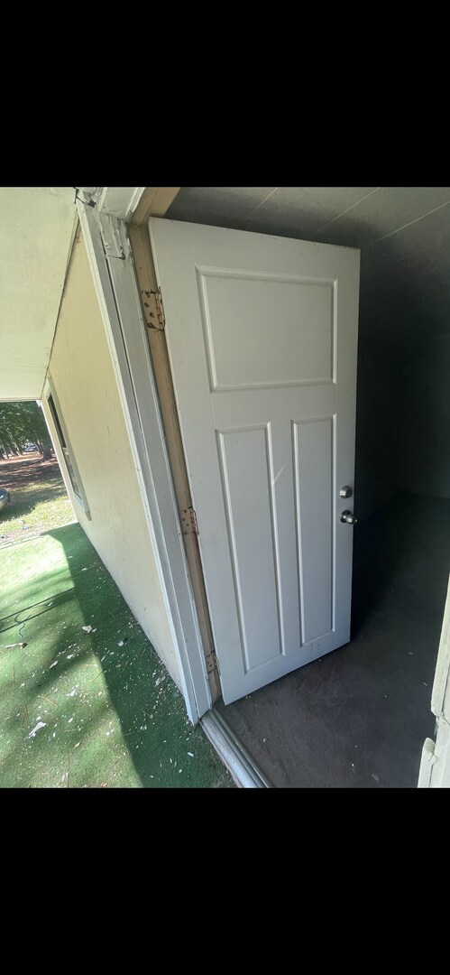 Building Photo - Home for Sale. Monthly Payments to Own! Am...