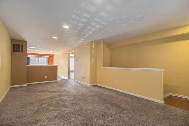 Foto del edificio - 27947 Hopkins Dr