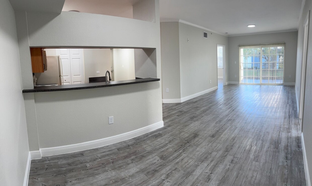 Limited Time: up to 3-Months FREE! Look And Lease Special 1/2 Month Free - Up to 2 Months Free! Spacious 2/2 Corner Lake View Unit in Coral Springs!