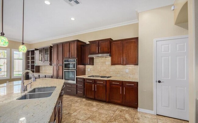 Foto del edificio - 14892 Aldea Dr N