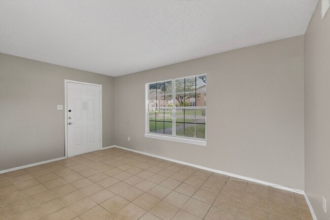 Building Photo - 8024 Cambridge Cir