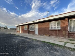 Building Photo - 3812 Hayes Ave