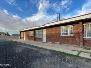Building Photo - 3812 Hayes Ave
