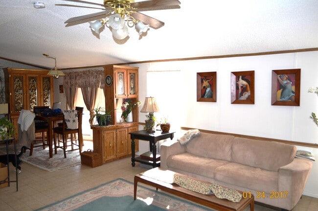 Foto del edificio - 805 S Weatherford St