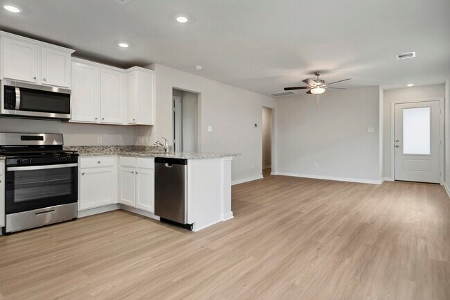 Foto del edificio - 15830 Berry Hl Dr