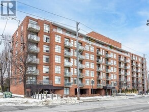 Building Photo - 2495 Dundas St W