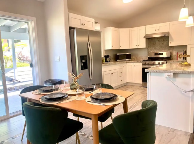 Foto del edificio - 16-2062-2062 Silversword Dr