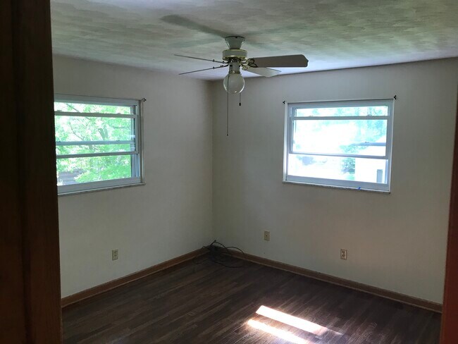 Bedroom - 1056 Munroe Falls Kent Rd