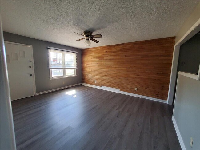 Foto del edificio - 1605 SE 60th St