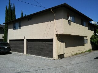 Primary Photo - 246 Echo Ave