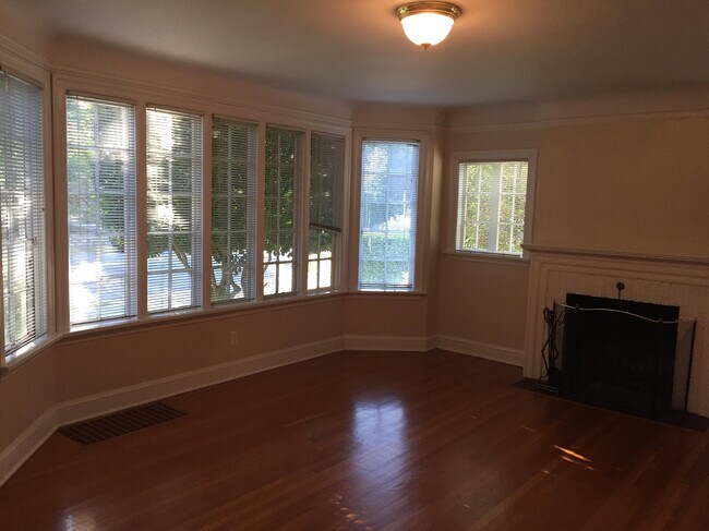 Foto del edificio - 2420 NE 15th Ave