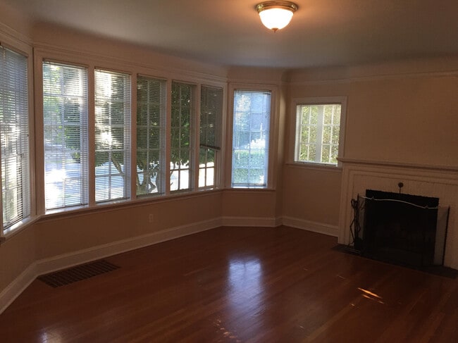 Building Photo - 2420 NE 15th Ave