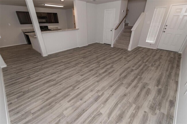 Building Photo - 3217 Buttercup Dr
