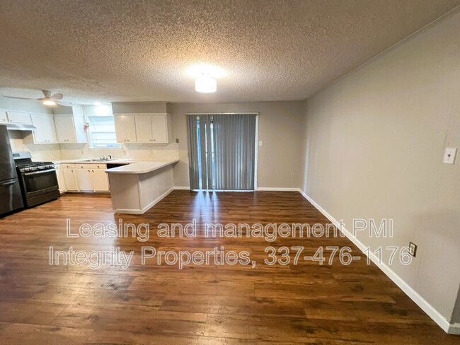 Foto del edificio - 304 McDonald Ave