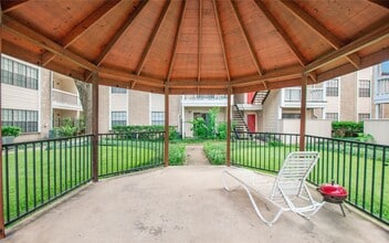 Building Photo - 2750 Holly Hall St