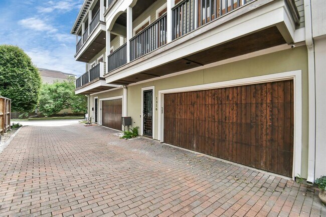 Foto del edificio - 1316 Stanford St