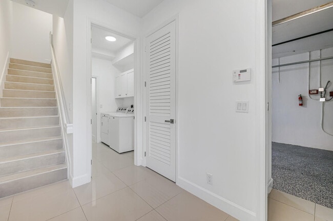 Building Photo - 456 NW 41st St