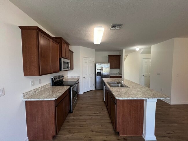 Building Photo - 1110 Newton Cir