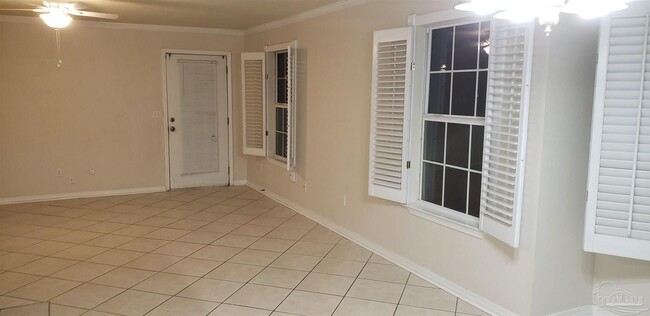 Foto del edificio - 5915 N Bay Point Dr