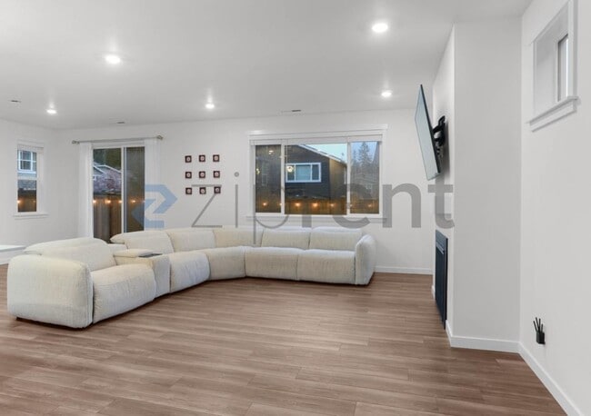 Building Photo - 13231 204th Ave SE