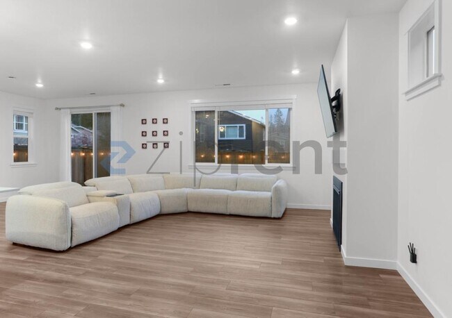 Foto del edificio - 13231 204th Ave SE