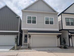 Building Photo - 206 Clark Rd