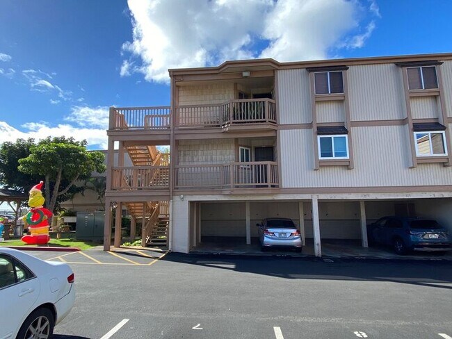 Foto del edificio - 98-943-943 Moanalua Rd
