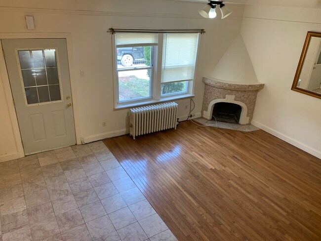 Foto del edificio - 11460 Colfax St