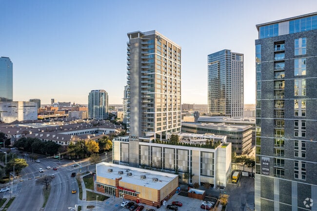 Foto del edificio - Cirque Residences