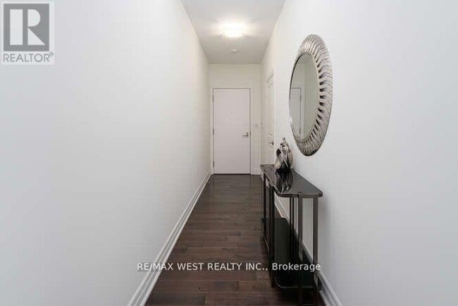 Building Photo - 8 The Esplanade