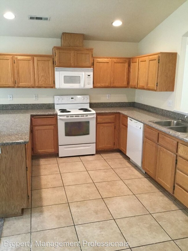 Foto del edificio - 3 br, 2 bath House - 896 Archer
