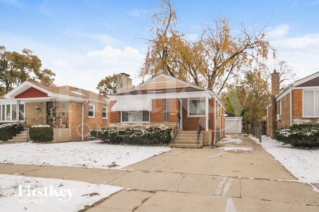 Foto del edificio - 14525 Dobson Ave