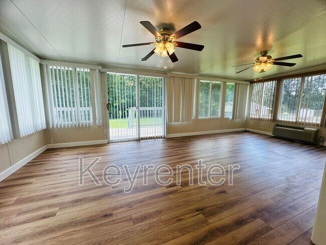 Foto del edificio - 12516 Yarnell Rd