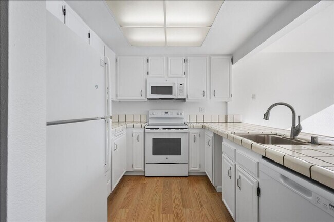 Foto del edificio - 506 Ironwood Rd