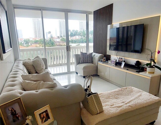 Foto del edificio - 1000 W Island Blvd