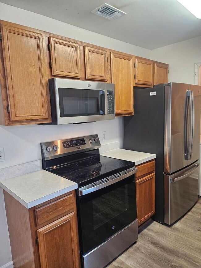 Building Photo - $1550.00 - 3/2/2 - Escape the Apartment Lifestyle!