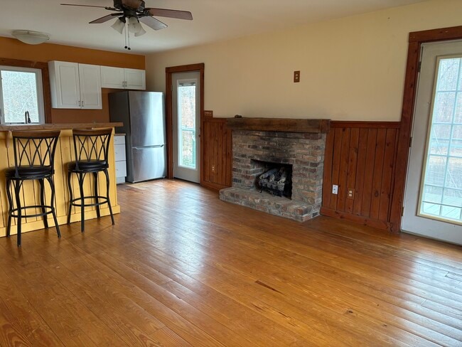 Foto del edificio - 288 Logan Rd