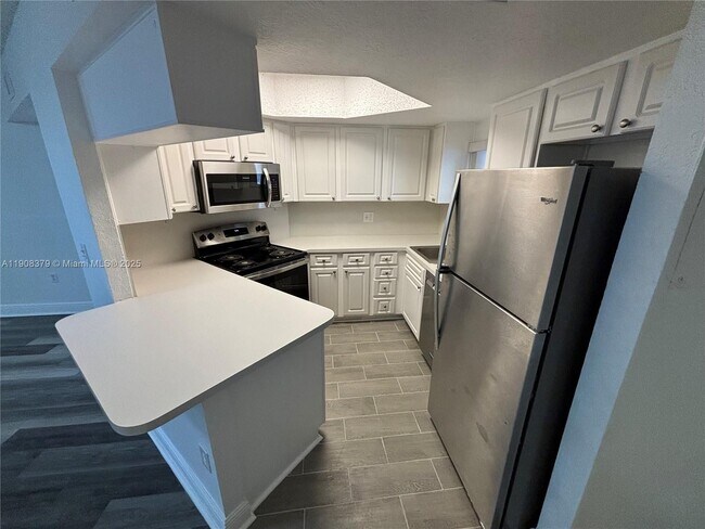 Building Photo - 8245 Lake Dr