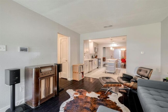 Building Photo - 5502 Burgundy Dr