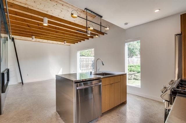 Building Photo - 9259 San Fernando Way