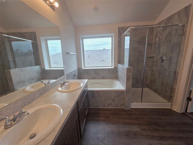 Foto del edificio - 7459 Wheatley Gardens Dr