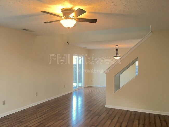 Foto del edificio - 736 Pine Lake Dr