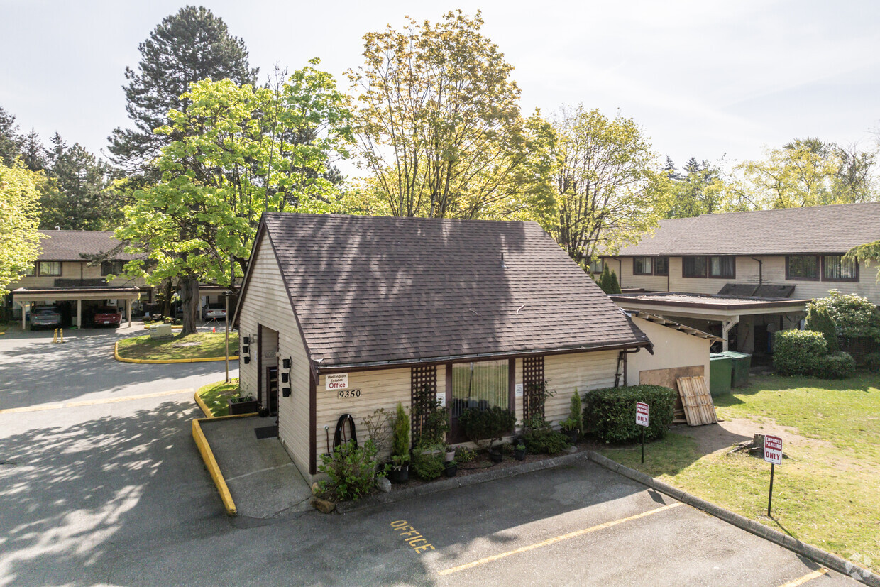 Photo du bâtiment - Wellington Estates Townhomes