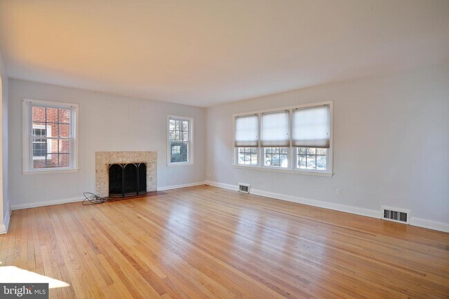 Building Photo - 8209 Pleasant Plains Rd