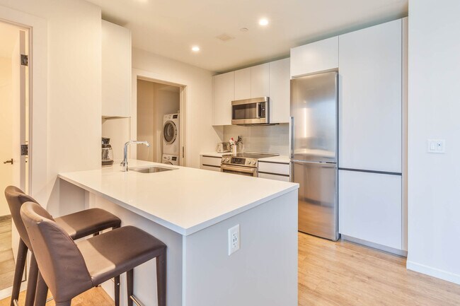 Foto del edificio - 131 Seaport Blvd