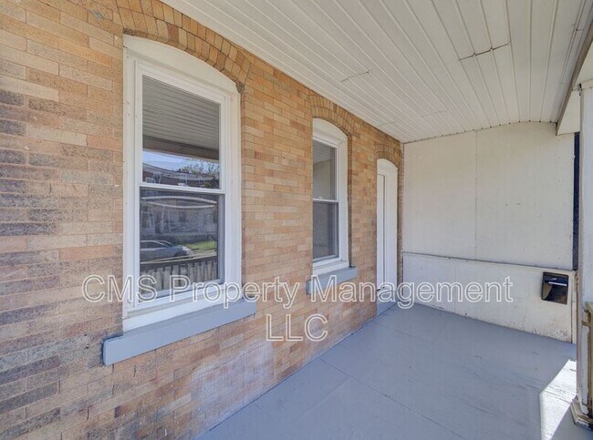 Building Photo - 12 Adella Ave