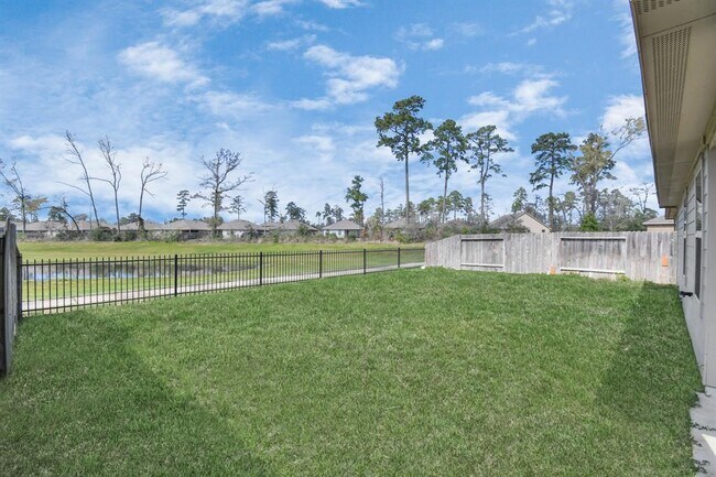 Foto del edificio - 14019 Crystal Cave Ln