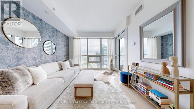 Photo du bâtiment - 2200-2200 Lake Shore Blvd W